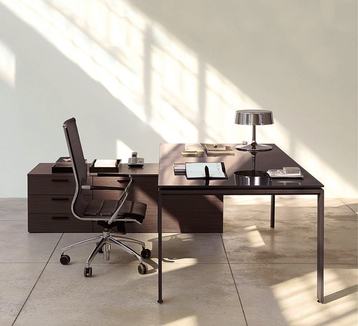 Cream Ceramic Floor Dark Brown Stainless Steel Office Desk Dark